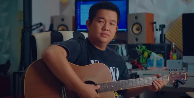 อำลาชุดสีกากี ครูต้อม พันล้าน